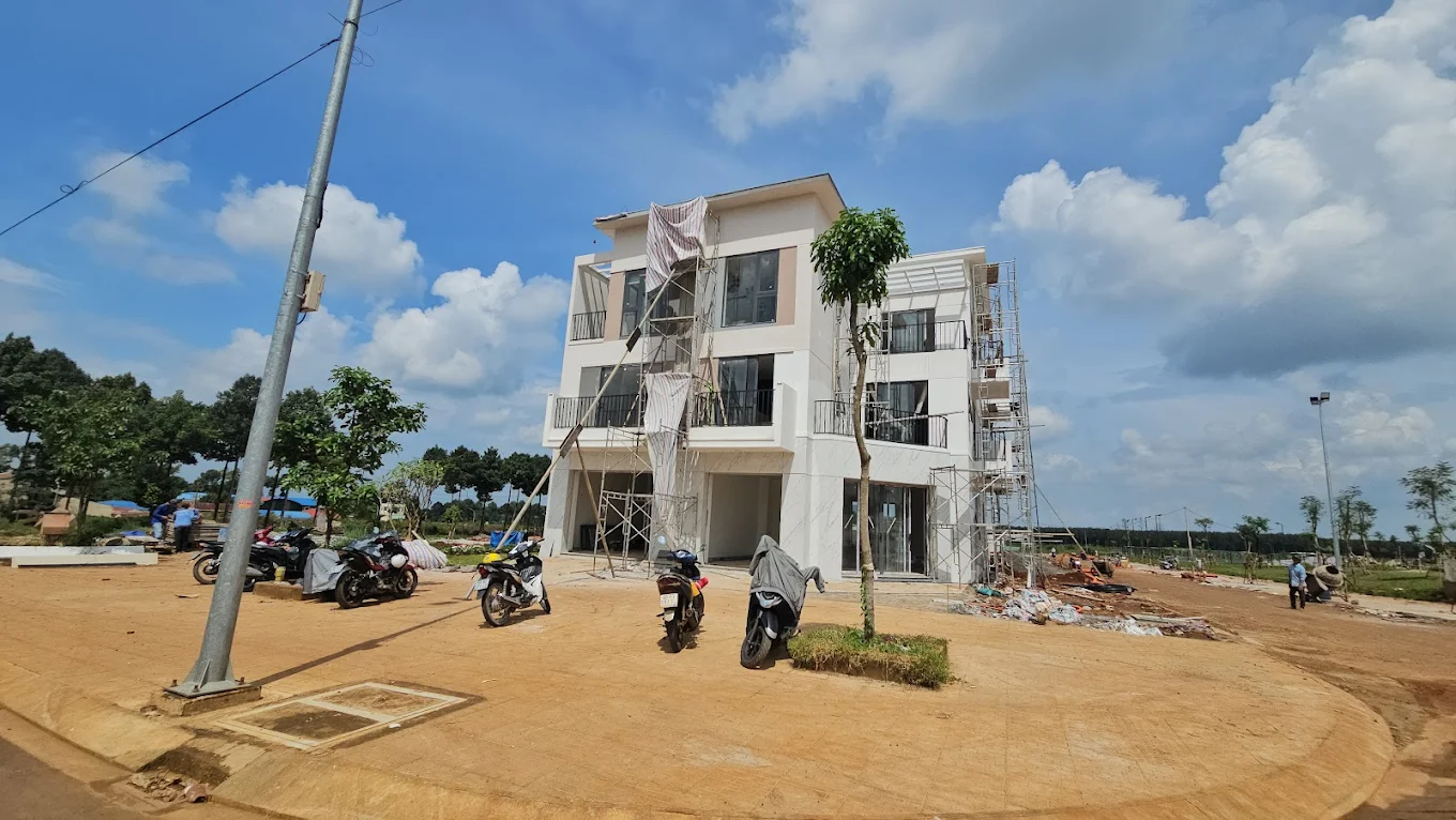 Hình ảnh thực tế nhà mẫu nhà phố (shophouse) The Link City