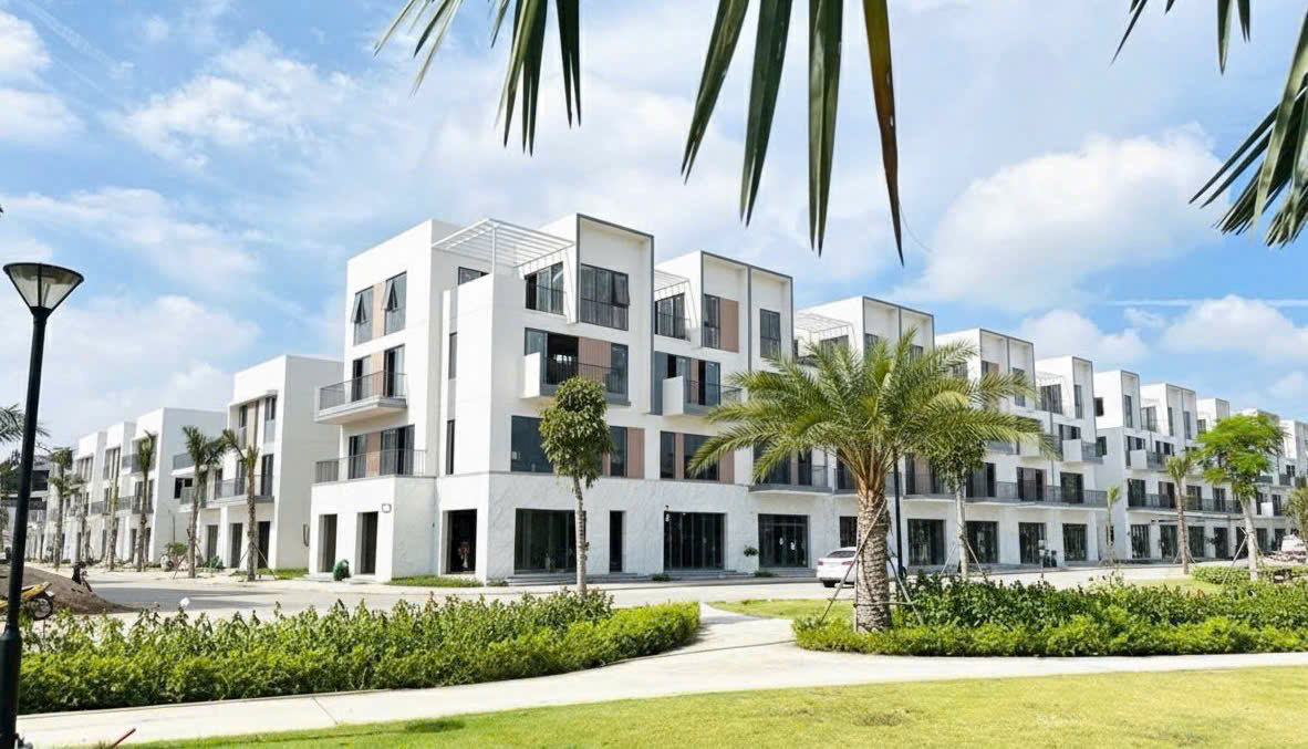 Nhà mẫu căn giữa nhà phố shophouse The Link City Dầu Giây Đồng Nai - Kim Oanh Land Nhà mẫu căn giữa nhà phố shophouse The Link City Dầu Giây Đồng Nai - Kim Oanh Land