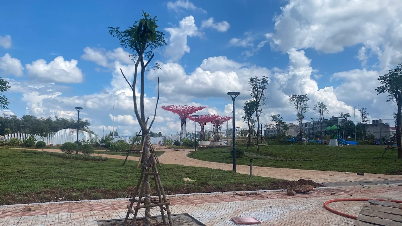 Hình ảnh hệ thống tiện ích, vỉa hè và công viên bên trong The Link City